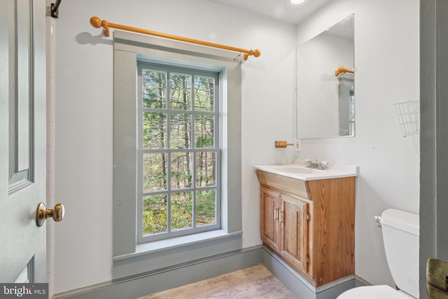 121 YARNICK RD, GREAT FALLS, Virginia 22066, 8 Bedrooms Bedrooms, ,5 BathroomsBathrooms,Residential,For sale,121 YARNICK RD,VAFX2227828 MLS # VAFX2227828