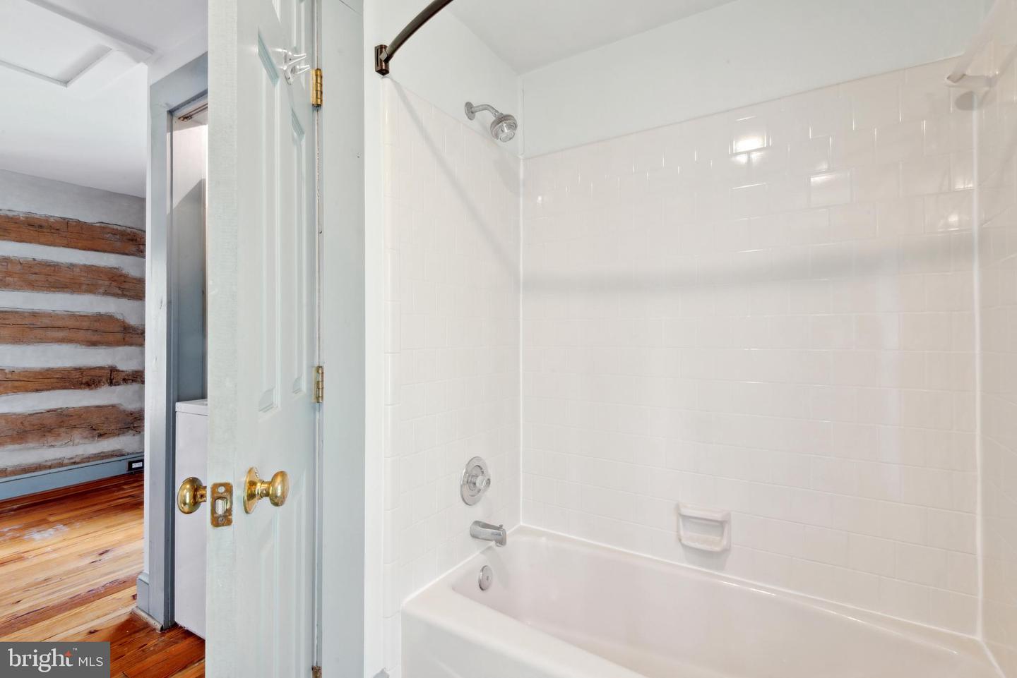 121 YARNICK RD, GREAT FALLS, Virginia 22066, 8 Bedrooms Bedrooms, ,5 BathroomsBathrooms,Residential,For sale,121 YARNICK RD,VAFX2227828 MLS # VAFX2227828