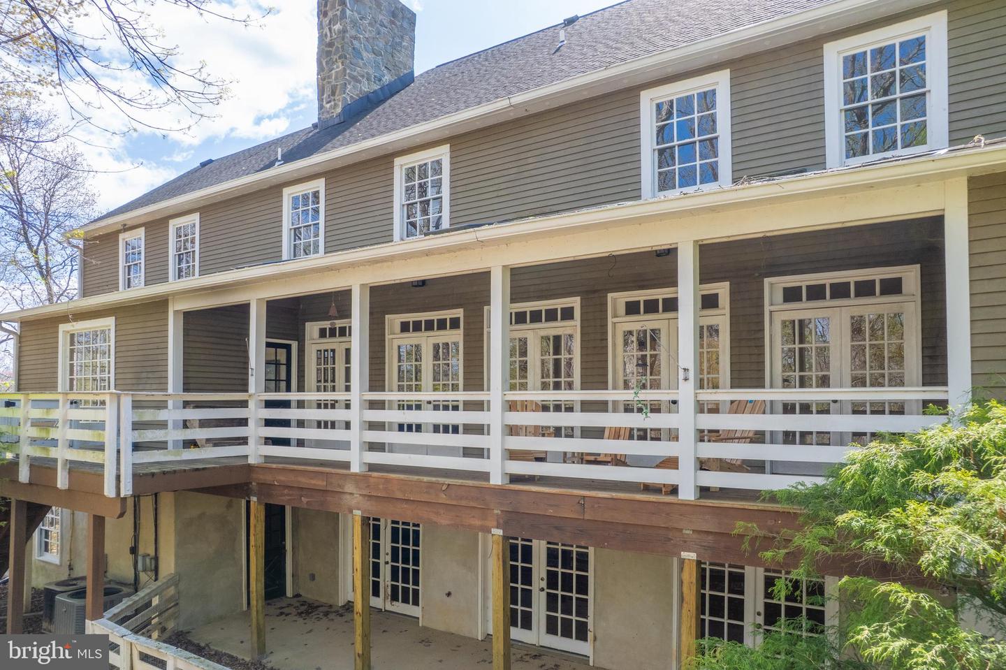 121 YARNICK RD, GREAT FALLS, Virginia 22066, 8 Bedrooms Bedrooms, ,5 BathroomsBathrooms,Residential,For sale,121 YARNICK RD,VAFX2227828 MLS # VAFX2227828