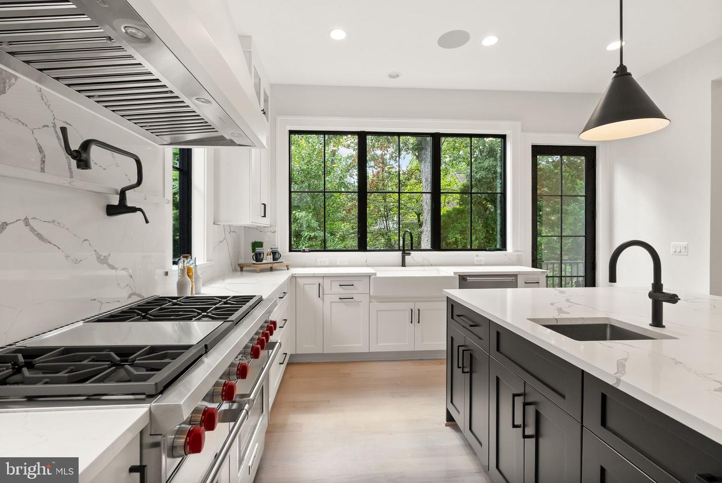 112 N HIGHLAND ST, ARLINGTON, Virginia 22201, 6 Bedrooms Bedrooms, 26 Rooms Rooms,6 BathroomsBathrooms,Residential,For sale,112 N HIGHLAND ST,VAAR2061698 MLS # VAAR2061698