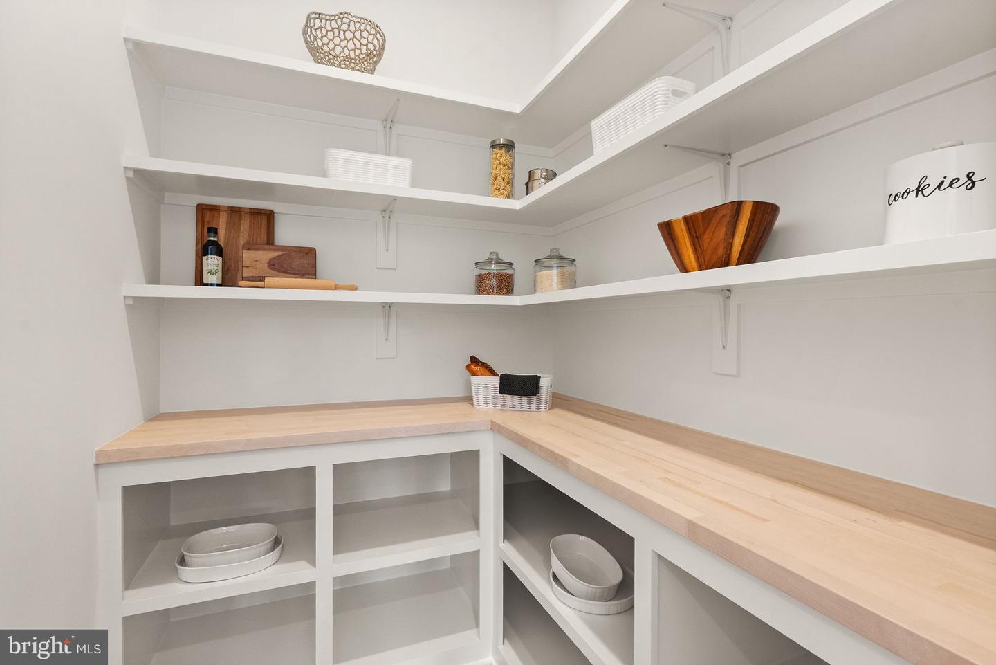 112 N HIGHLAND ST, ARLINGTON, Virginia 22201, 6 Bedrooms Bedrooms, 26 Rooms Rooms,6 BathroomsBathrooms,Residential,For sale,112 N HIGHLAND ST,VAAR2061698 MLS # VAAR2061698