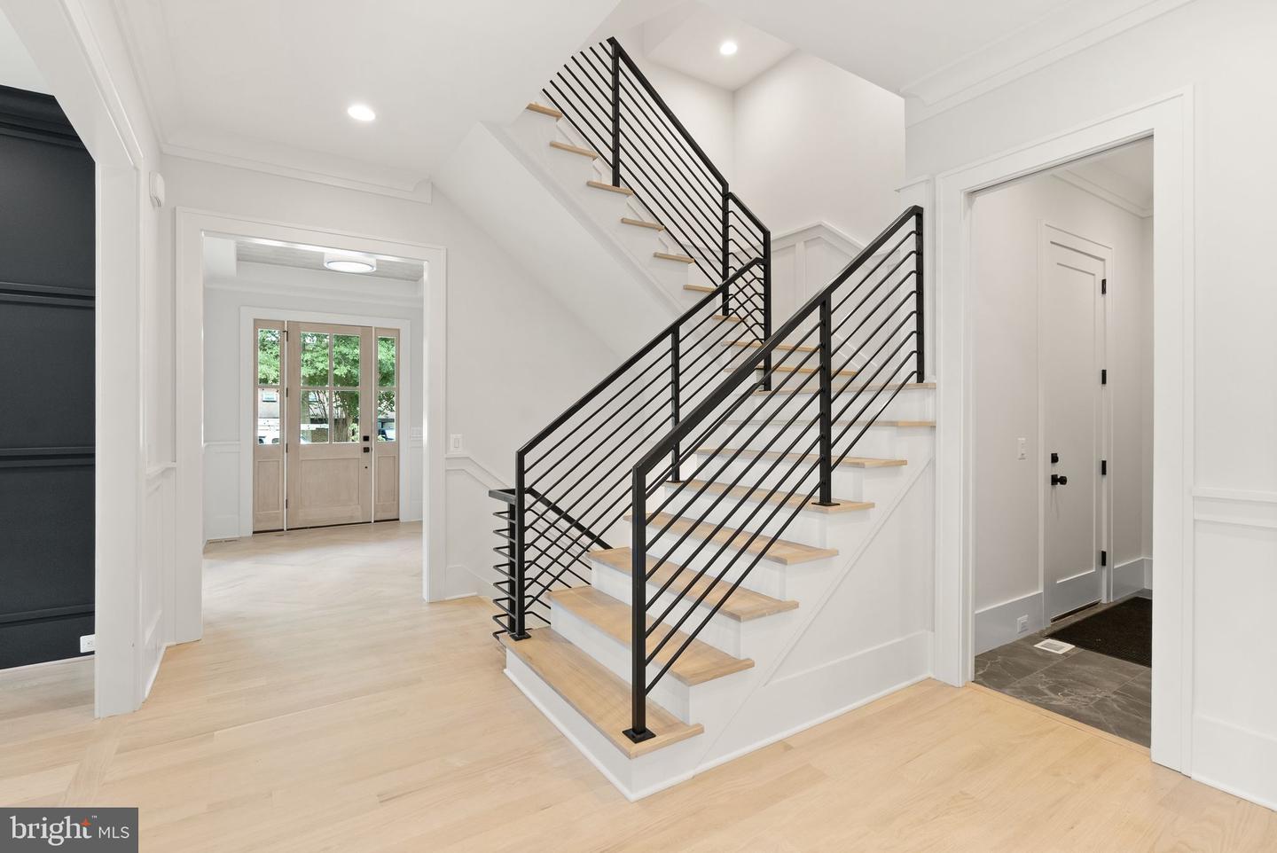 112 N HIGHLAND ST, ARLINGTON, Virginia 22201, 6 Bedrooms Bedrooms, 26 Rooms Rooms,6 BathroomsBathrooms,Residential,For sale,112 N HIGHLAND ST,VAAR2061698 MLS # VAAR2061698