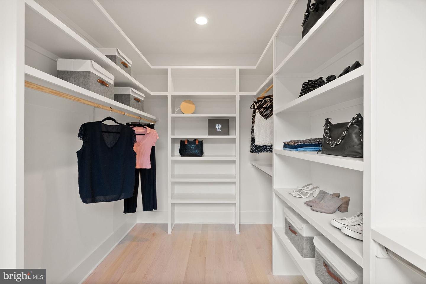 112 N HIGHLAND ST, ARLINGTON, Virginia 22201, 6 Bedrooms Bedrooms, 26 Rooms Rooms,6 BathroomsBathrooms,Residential,For sale,112 N HIGHLAND ST,VAAR2061698 MLS # VAAR2061698