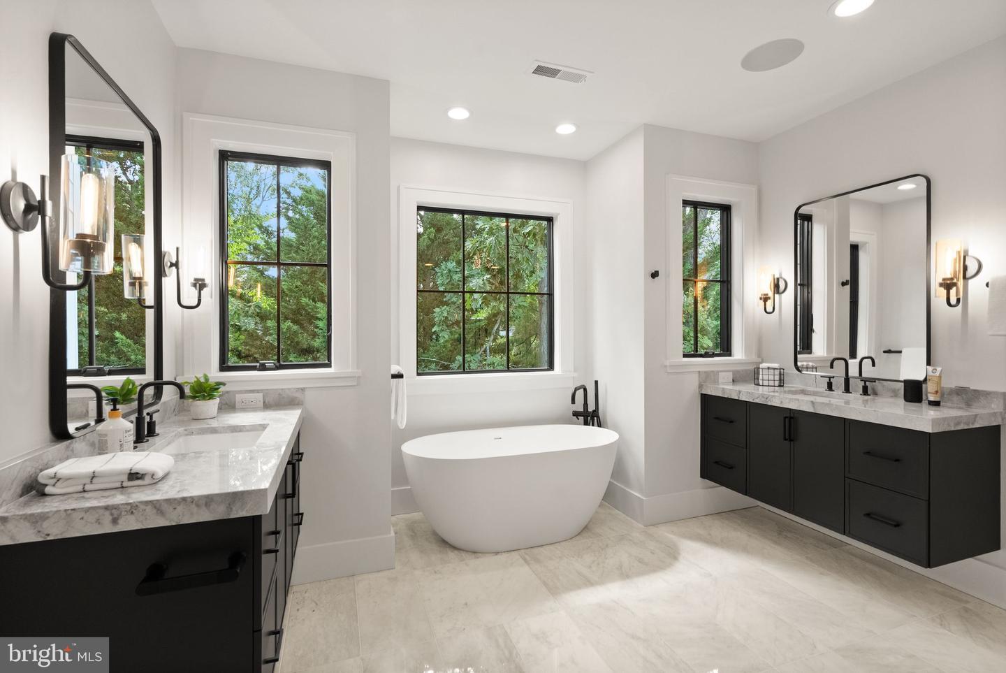 112 N HIGHLAND ST, ARLINGTON, Virginia 22201, 6 Bedrooms Bedrooms, 26 Rooms Rooms,6 BathroomsBathrooms,Residential,For sale,112 N HIGHLAND ST,VAAR2061698 MLS # VAAR2061698