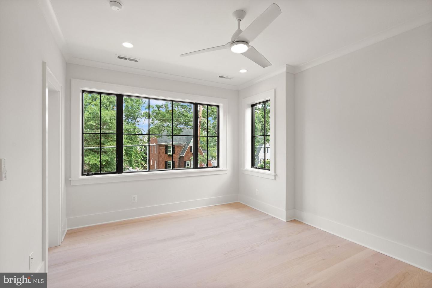 112 N HIGHLAND ST, ARLINGTON, Virginia 22201, 6 Bedrooms Bedrooms, 26 Rooms Rooms,6 BathroomsBathrooms,Residential,For sale,112 N HIGHLAND ST,VAAR2061698 MLS # VAAR2061698