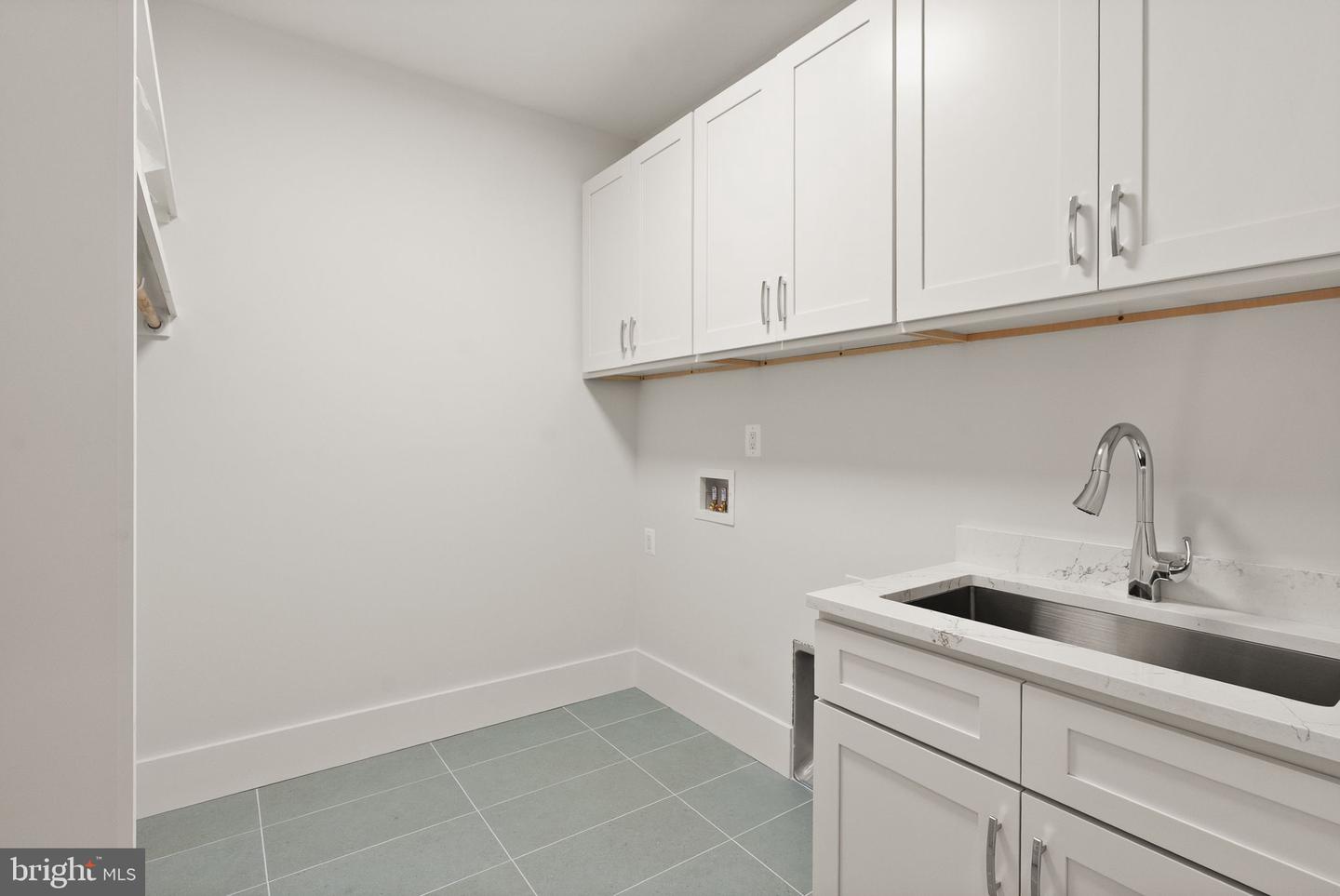 112 N HIGHLAND ST, ARLINGTON, Virginia 22201, 6 Bedrooms Bedrooms, 26 Rooms Rooms,6 BathroomsBathrooms,Residential,For sale,112 N HIGHLAND ST,VAAR2061698 MLS # VAAR2061698