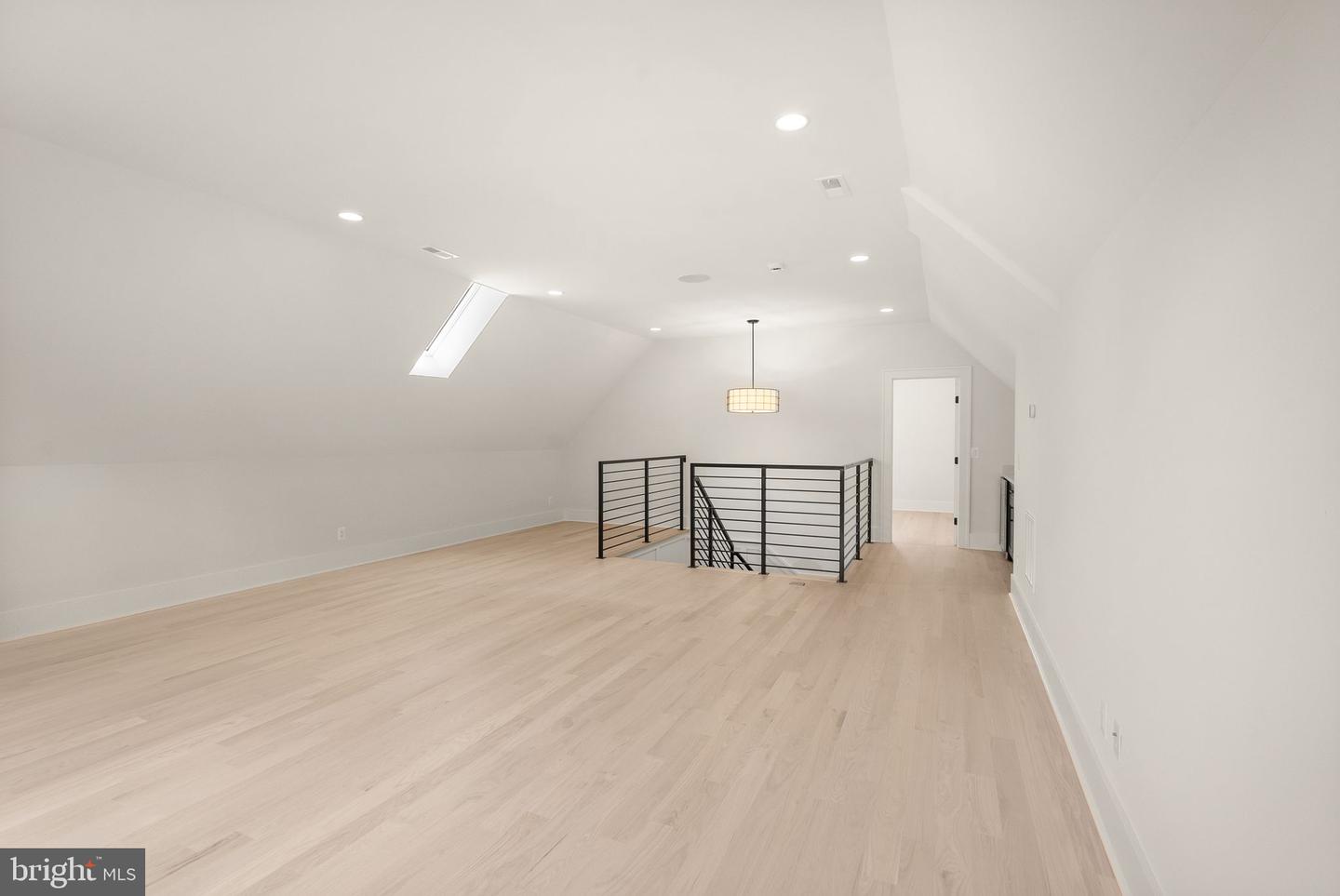 112 N HIGHLAND ST, ARLINGTON, Virginia 22201, 6 Bedrooms Bedrooms, 26 Rooms Rooms,6 BathroomsBathrooms,Residential,For sale,112 N HIGHLAND ST,VAAR2061698 MLS # VAAR2061698