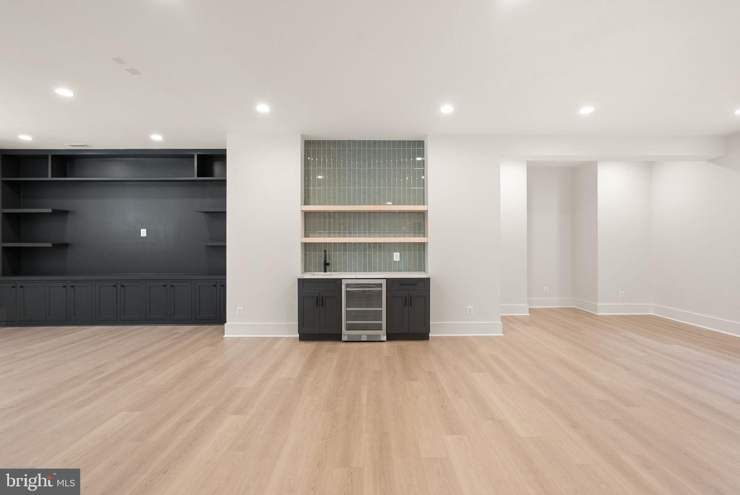 112 N HIGHLAND ST, ARLINGTON, Virginia 22201, 6 Bedrooms Bedrooms, 26 Rooms Rooms,6 BathroomsBathrooms,Residential,For sale,112 N HIGHLAND ST,VAAR2061698 MLS # VAAR2061698