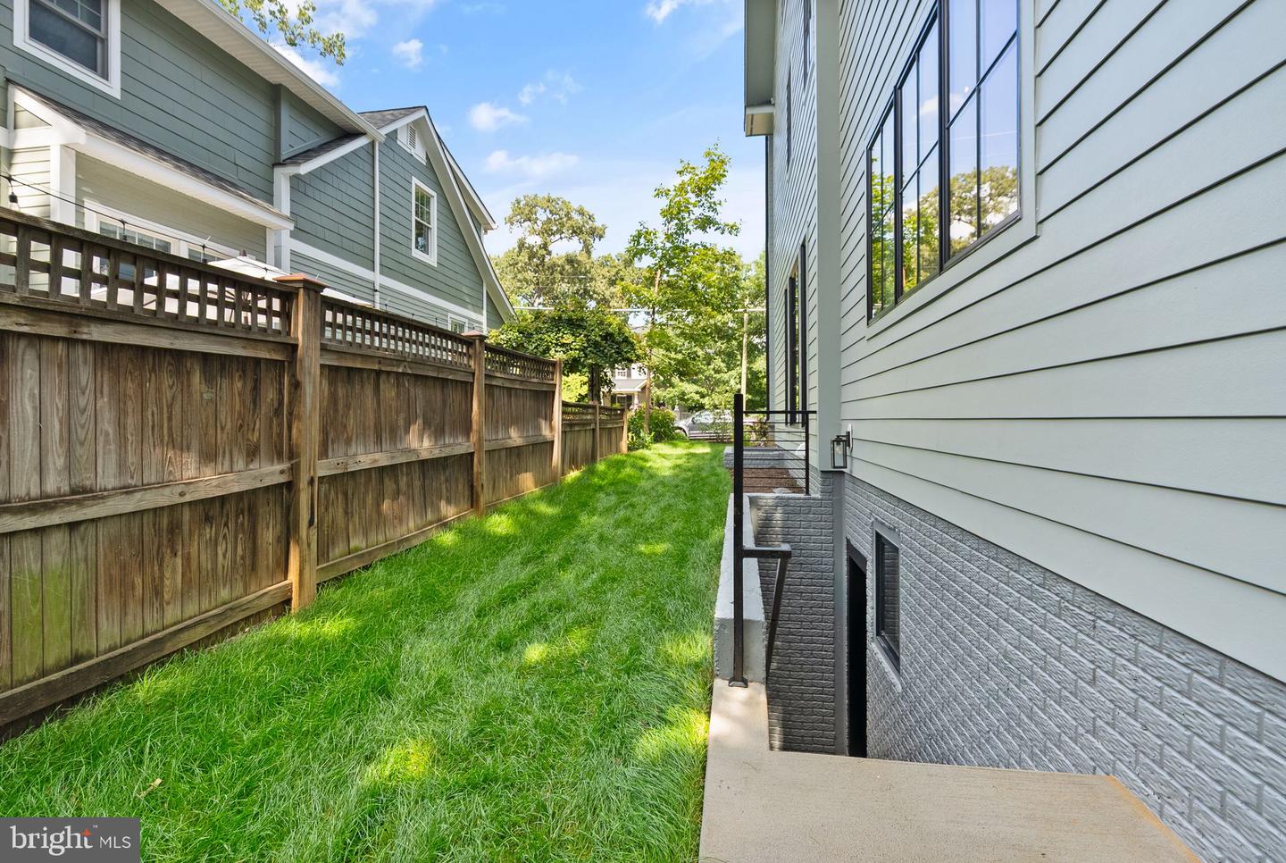 112 N HIGHLAND ST, ARLINGTON, Virginia 22201, 6 Bedrooms Bedrooms, 26 Rooms Rooms,6 BathroomsBathrooms,Residential,For sale,112 N HIGHLAND ST,VAAR2061698 MLS # VAAR2061698