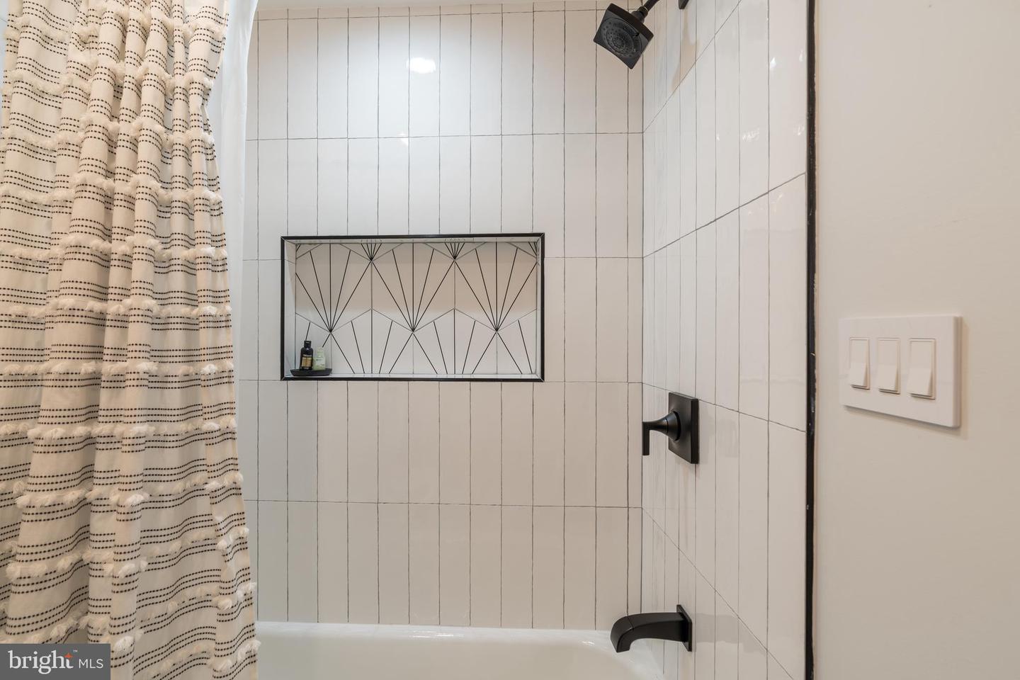 1402 5TH ST NW, WASHINGTON, District Of Columbia 20001, 4 Bedrooms Bedrooms, ,3 BathroomsBathrooms,Residential,For sale,1402 5TH ST NW,DCDC2231560 MLS # DCDC2231560