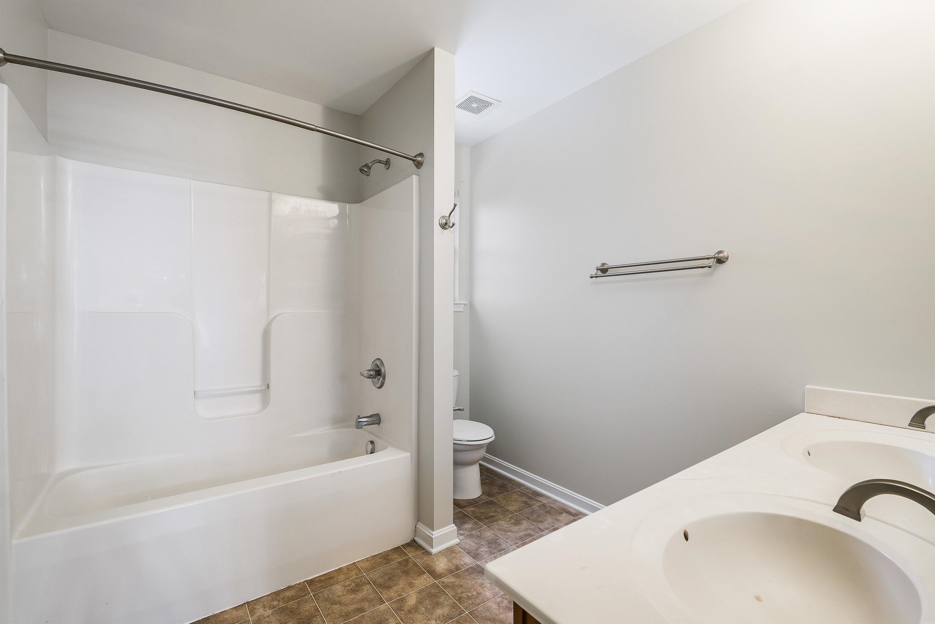 425 CAMPBELL ST, STAUNTON, Virginia 24401, 4 Bedrooms Bedrooms, ,3 BathroomsBathrooms,Residential,425 CAMPBELL ST,673105 MLS # 673105