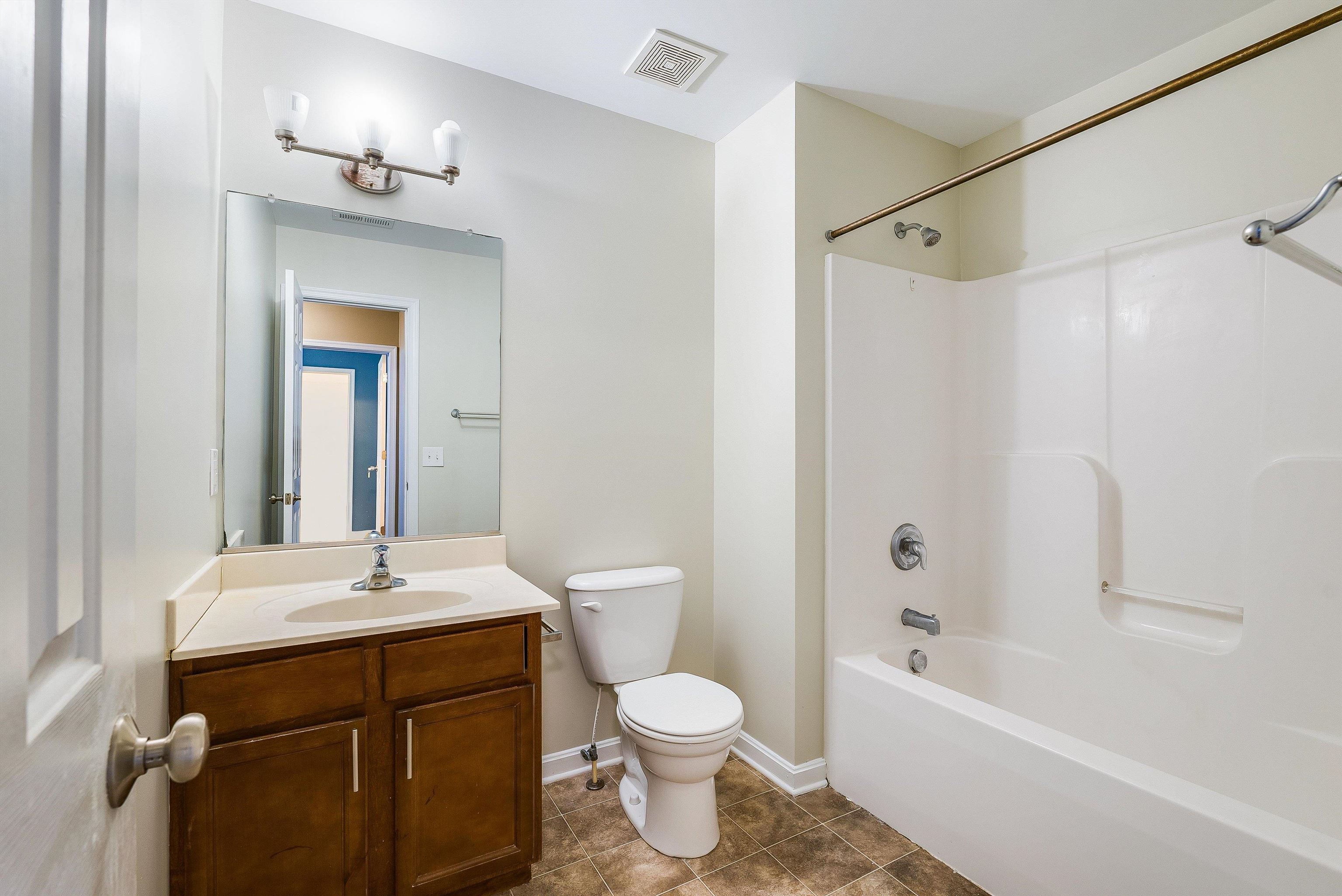 425 CAMPBELL ST, STAUNTON, Virginia 24401, 4 Bedrooms Bedrooms, ,3 BathroomsBathrooms,Residential,425 CAMPBELL ST,673105 MLS # 673105