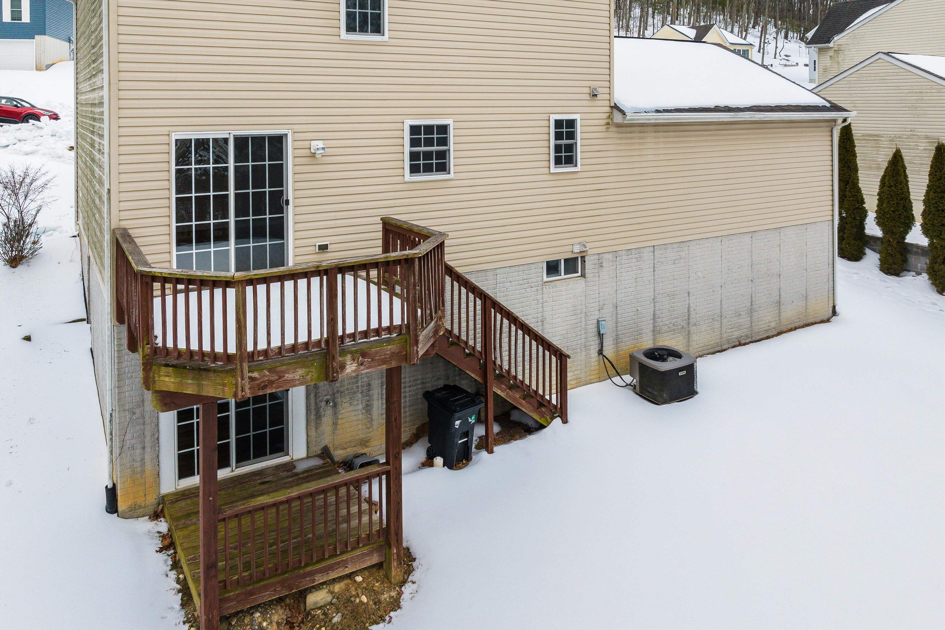 425 CAMPBELL ST, STAUNTON, Virginia 24401, 4 Bedrooms Bedrooms, ,3 BathroomsBathrooms,Residential,425 CAMPBELL ST,673105 MLS # 673105