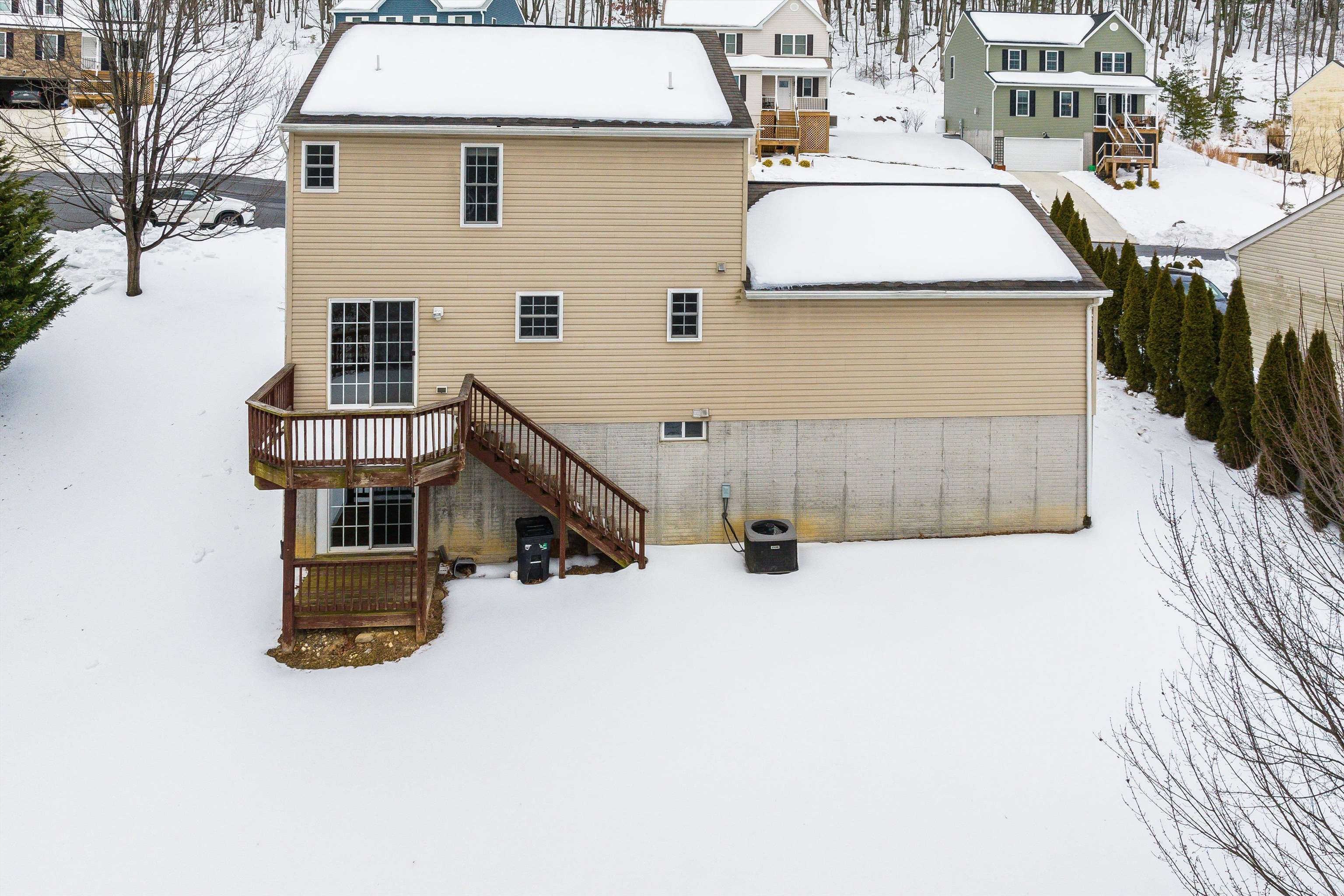 425 CAMPBELL ST, STAUNTON, Virginia 24401, 4 Bedrooms Bedrooms, ,3 BathroomsBathrooms,Residential,425 CAMPBELL ST,673105 MLS # 673105