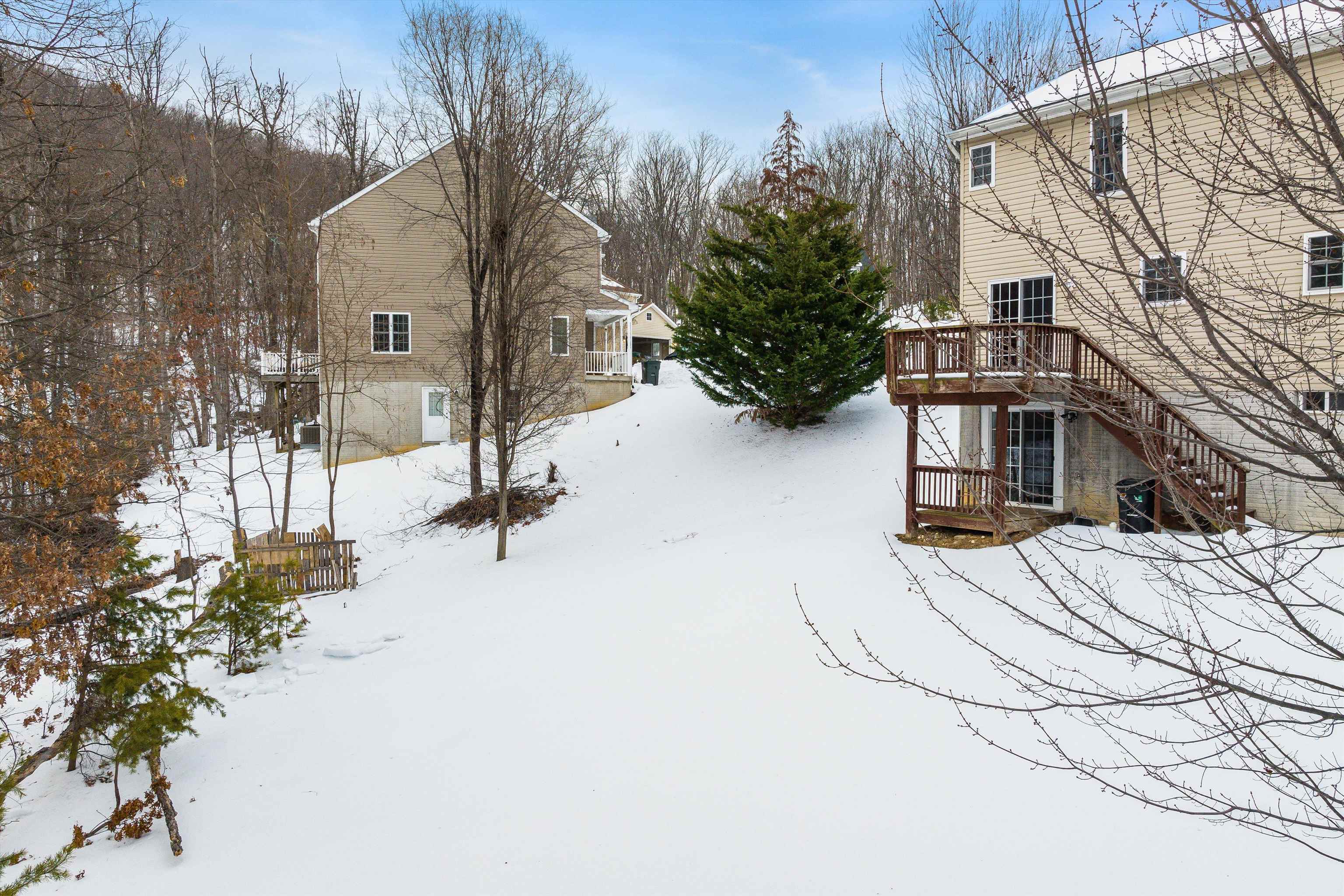 425 CAMPBELL ST, STAUNTON, Virginia 24401, 4 Bedrooms Bedrooms, ,3 BathroomsBathrooms,Residential,425 CAMPBELL ST,673105 MLS # 673105