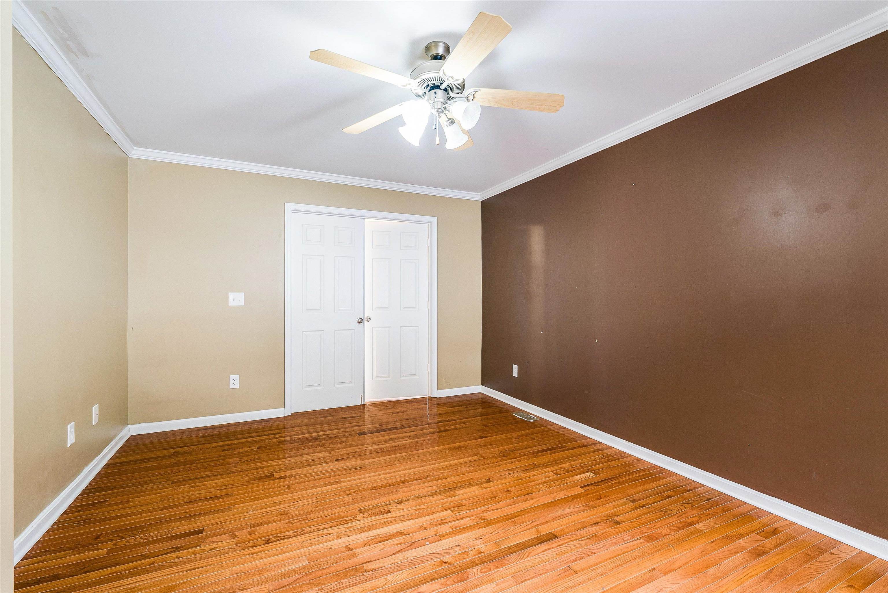 425 CAMPBELL ST, STAUNTON, Virginia 24401, 4 Bedrooms Bedrooms, ,3 BathroomsBathrooms,Residential,425 CAMPBELL ST,673105 MLS # 673105