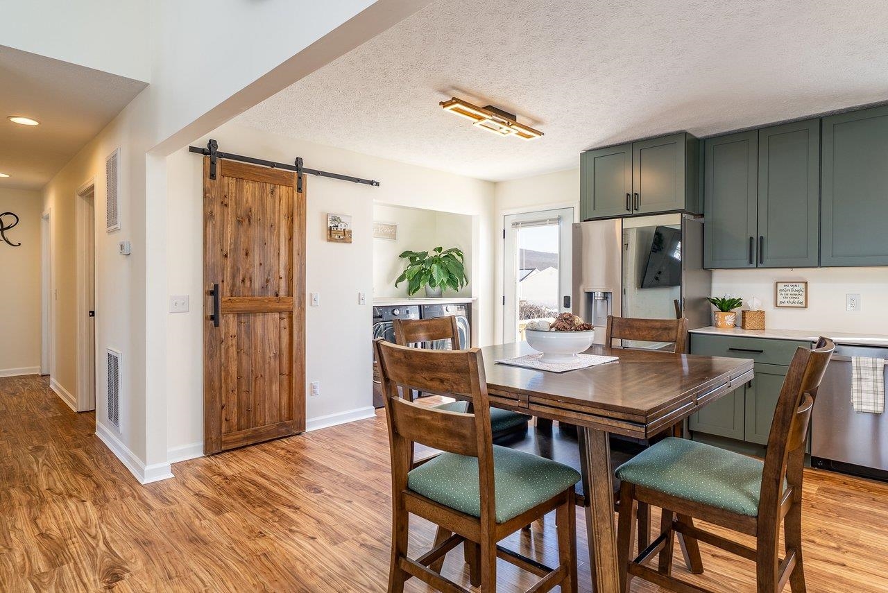 6474 E DONNAGAIL DR, PENN LAIRD, Virginia 22846, 3 Bedrooms Bedrooms, ,2 BathroomsBathrooms,Residential,6474 E DONNAGAIL DR,673109 MLS # 673109