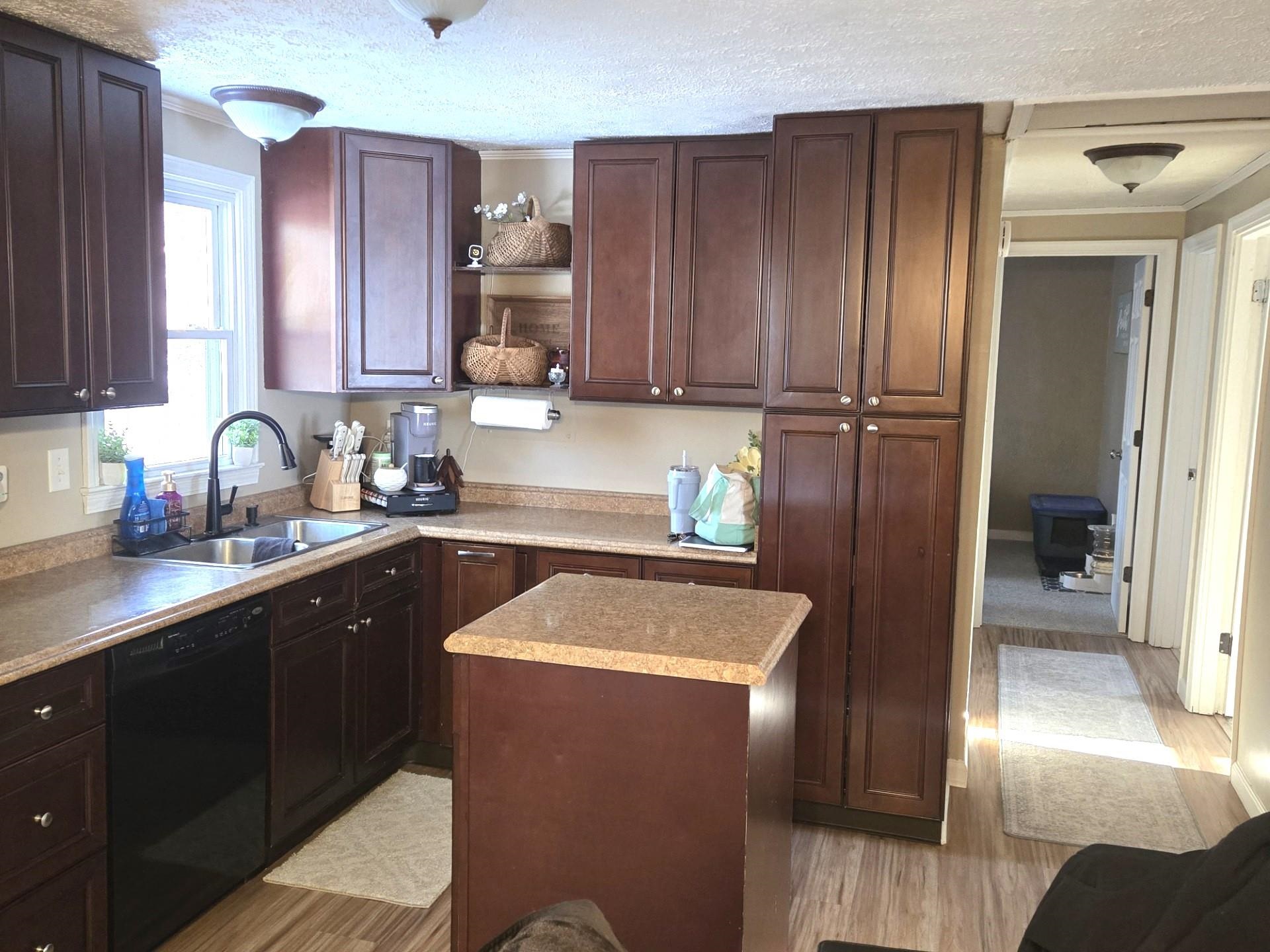 8955 KOONTZ CORNER RD, ROCKINGHAM, Virginia 22802, 3 Bedrooms Bedrooms, ,1 BathroomBathrooms,Residential,8955 KOONTZ CORNER RD,673117 MLS # 673117