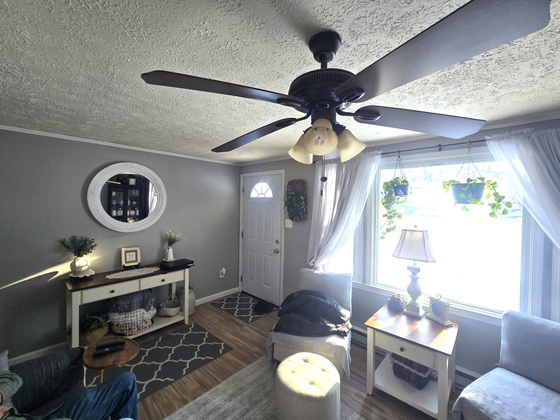 8955 KOONTZ CORNER RD, ROCKINGHAM, Virginia 22802, 3 Bedrooms Bedrooms, ,1 BathroomBathrooms,Residential,8955 KOONTZ CORNER RD,673117 MLS # 673117