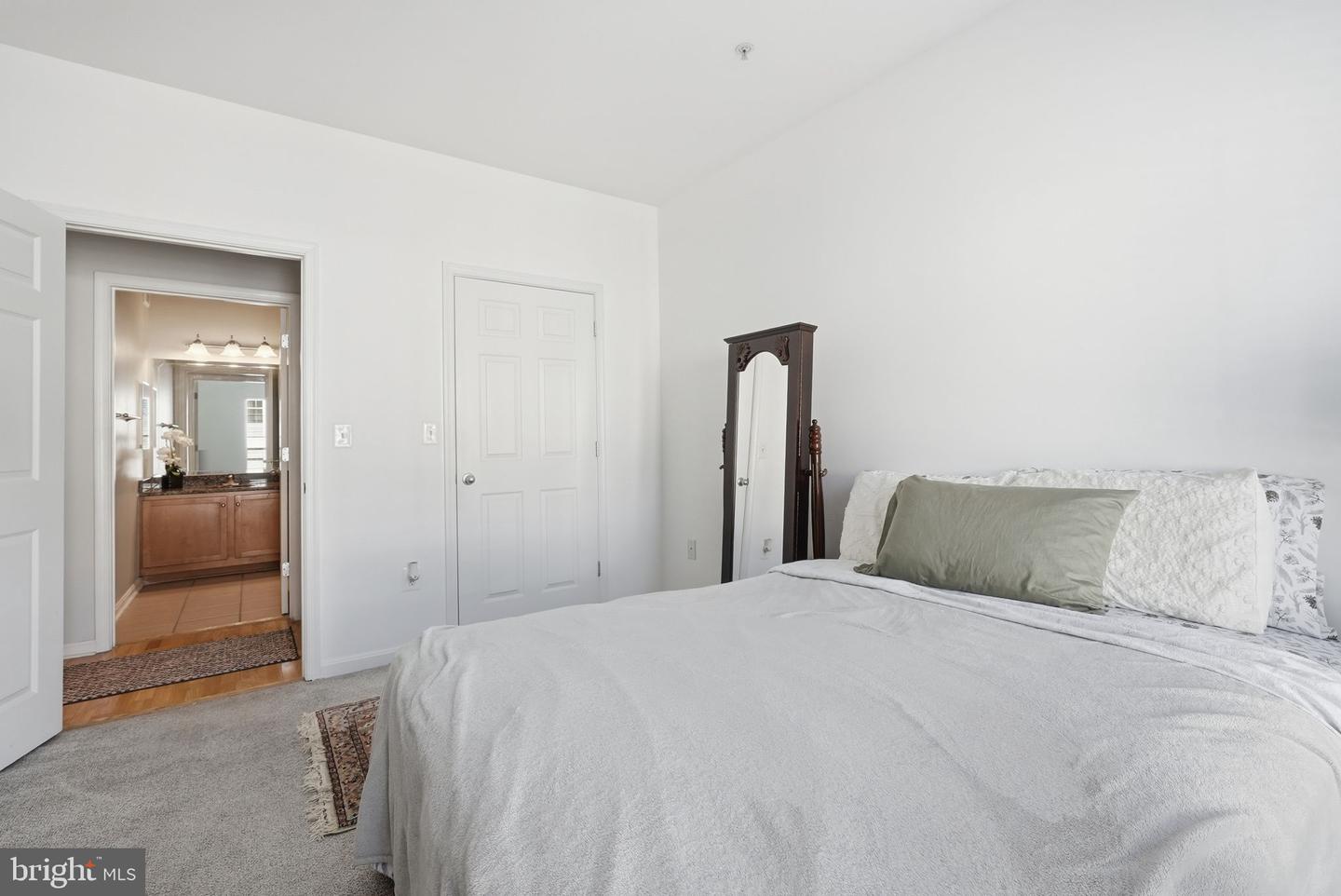 4852 EISENHOWER AVE #337, ALEXANDRIA, Virginia 22304, 2 Bedrooms Bedrooms, ,1 BathroomBathrooms,Residential,For sale,4852 EISENHOWER AVE #337,VAAX2053270 MLS # VAAX2053270