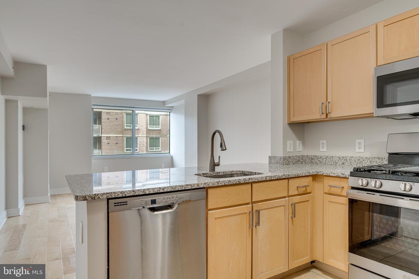 800 4TH ST SW #S418, WASHINGTON, District Of Columbia 20024, 1 Bedroom Bedrooms, 2 Rooms Rooms,1 BathroomBathrooms,Residential,For sale,800 4TH ST SW #S418,DCDC2242052 MLS # DCDC2242052