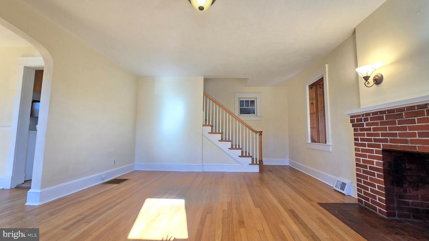 712 FREDERICK AVE, WINCHESTER, Virginia 22601, 3 Bedrooms Bedrooms, ,2 BathroomsBathrooms,Residential,For sale,712 FREDERICK AVE,VAWI2009832 MLS # VAWI2009832