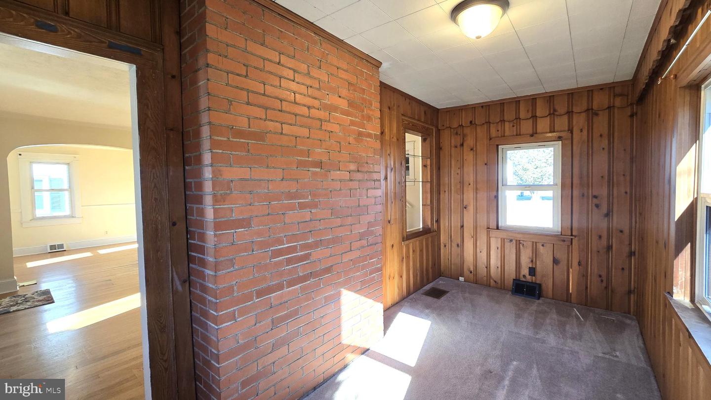 712 FREDERICK AVE, WINCHESTER, Virginia 22601, 3 Bedrooms Bedrooms, ,2 BathroomsBathrooms,Residential,For sale,712 FREDERICK AVE,VAWI2009832 MLS # VAWI2009832