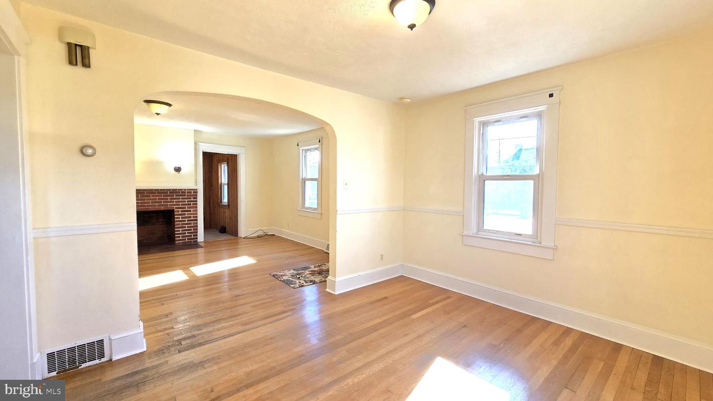 712 FREDERICK AVE, WINCHESTER, Virginia 22601, 3 Bedrooms Bedrooms, ,2 BathroomsBathrooms,Residential,For sale,712 FREDERICK AVE,VAWI2009832 MLS # VAWI2009832