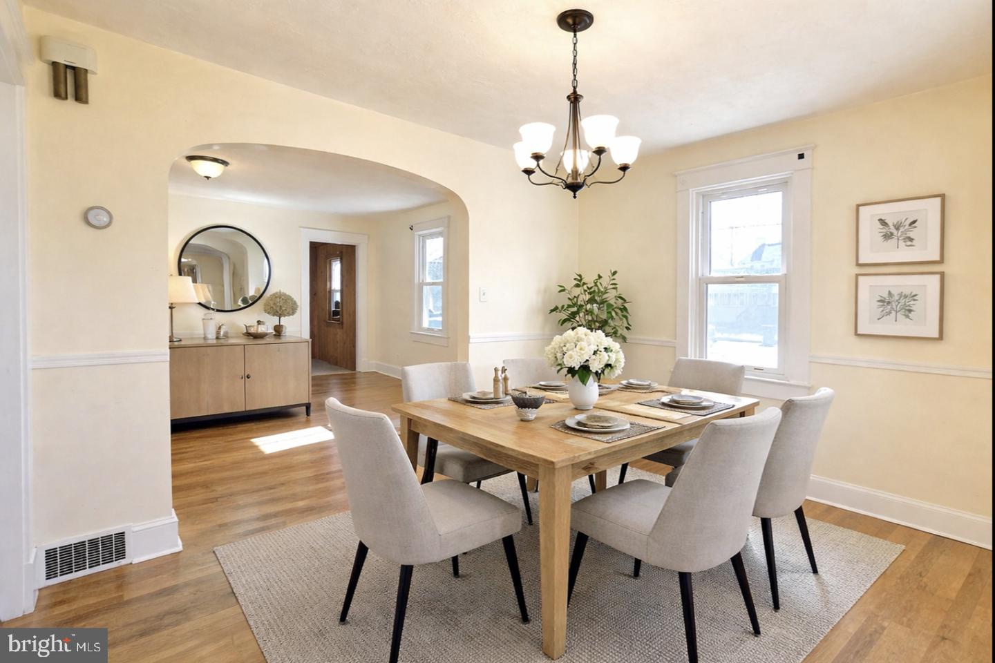 712 FREDERICK AVE, WINCHESTER, Virginia 22601, 3 Bedrooms Bedrooms, ,2 BathroomsBathrooms,Residential,For sale,712 FREDERICK AVE,VAWI2009832 MLS # VAWI2009832