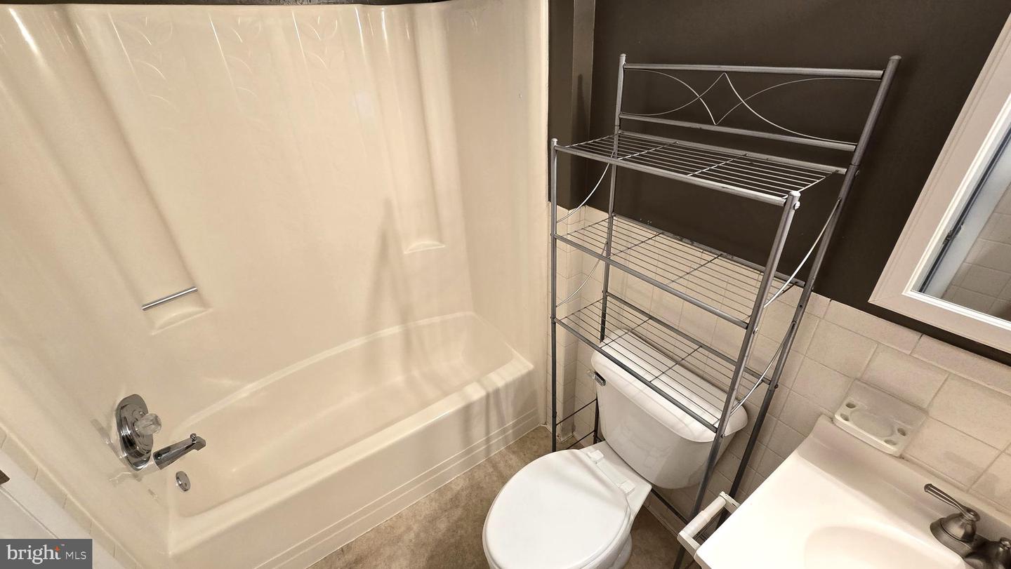 712 FREDERICK AVE, WINCHESTER, Virginia 22601, 3 Bedrooms Bedrooms, ,2 BathroomsBathrooms,Residential,For sale,712 FREDERICK AVE,VAWI2009832 MLS # VAWI2009832