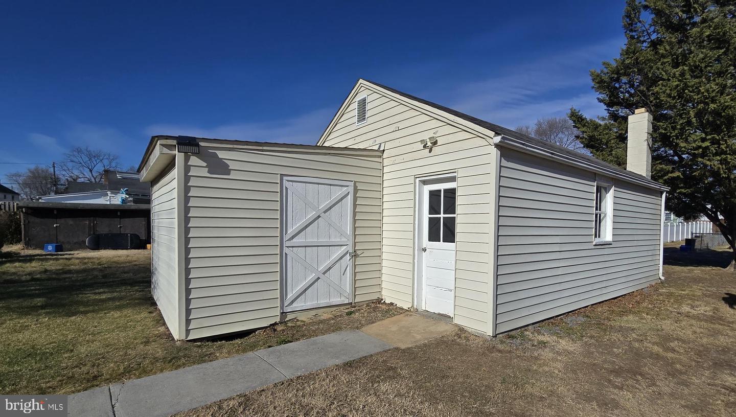 712 FREDERICK AVE, WINCHESTER, Virginia 22601, 3 Bedrooms Bedrooms, ,2 BathroomsBathrooms,Residential,For sale,712 FREDERICK AVE,VAWI2009832 MLS # VAWI2009832