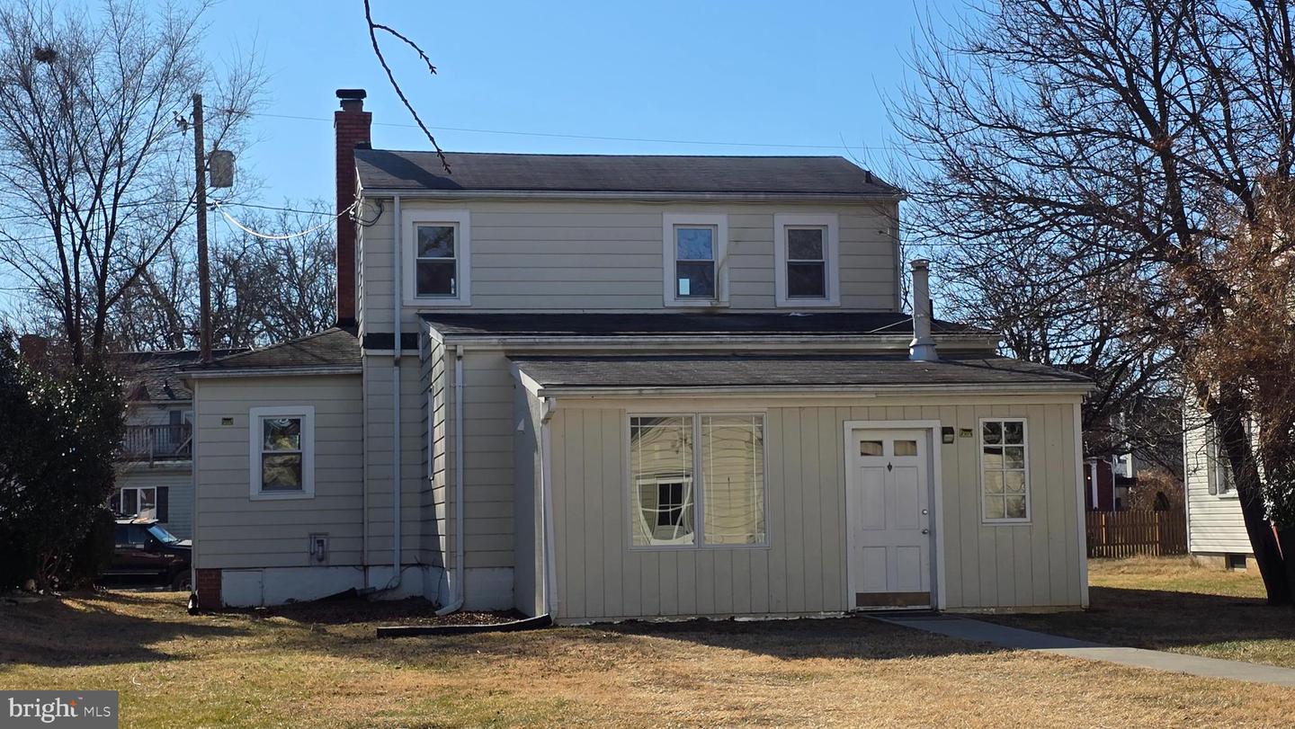 712 FREDERICK AVE, WINCHESTER, Virginia 22601, 3 Bedrooms Bedrooms, ,2 BathroomsBathrooms,Residential,For sale,712 FREDERICK AVE,VAWI2009832 MLS # VAWI2009832