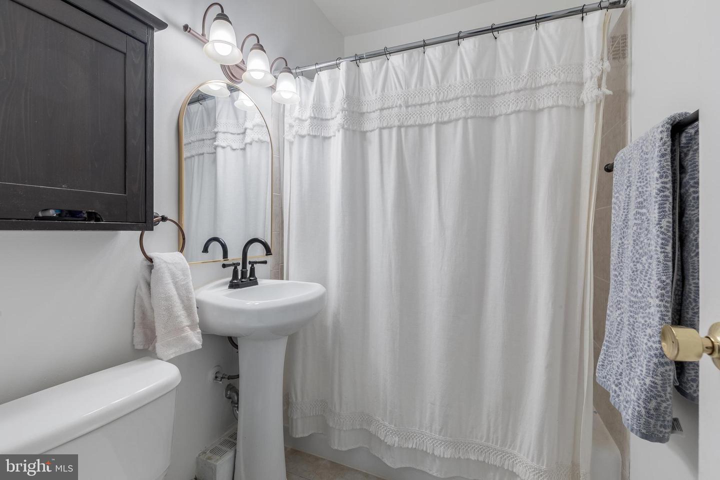 1121 ARLINGTON BLVD #110, ARLINGTON, Virginia 22209, ,1 BathroomBathrooms,Residential,For sale,1121 ARLINGTON BLVD #110,VAAR2068112 MLS # VAAR2068112 1121 ARLINGTON BLVD #110, ARLINGTON, Virginia 22209, ,1 BathroomBathrooms,Residential,For sale,1121 ARLINGTON BLVD #110,VAAR2068112 MLS # VAAR2068112