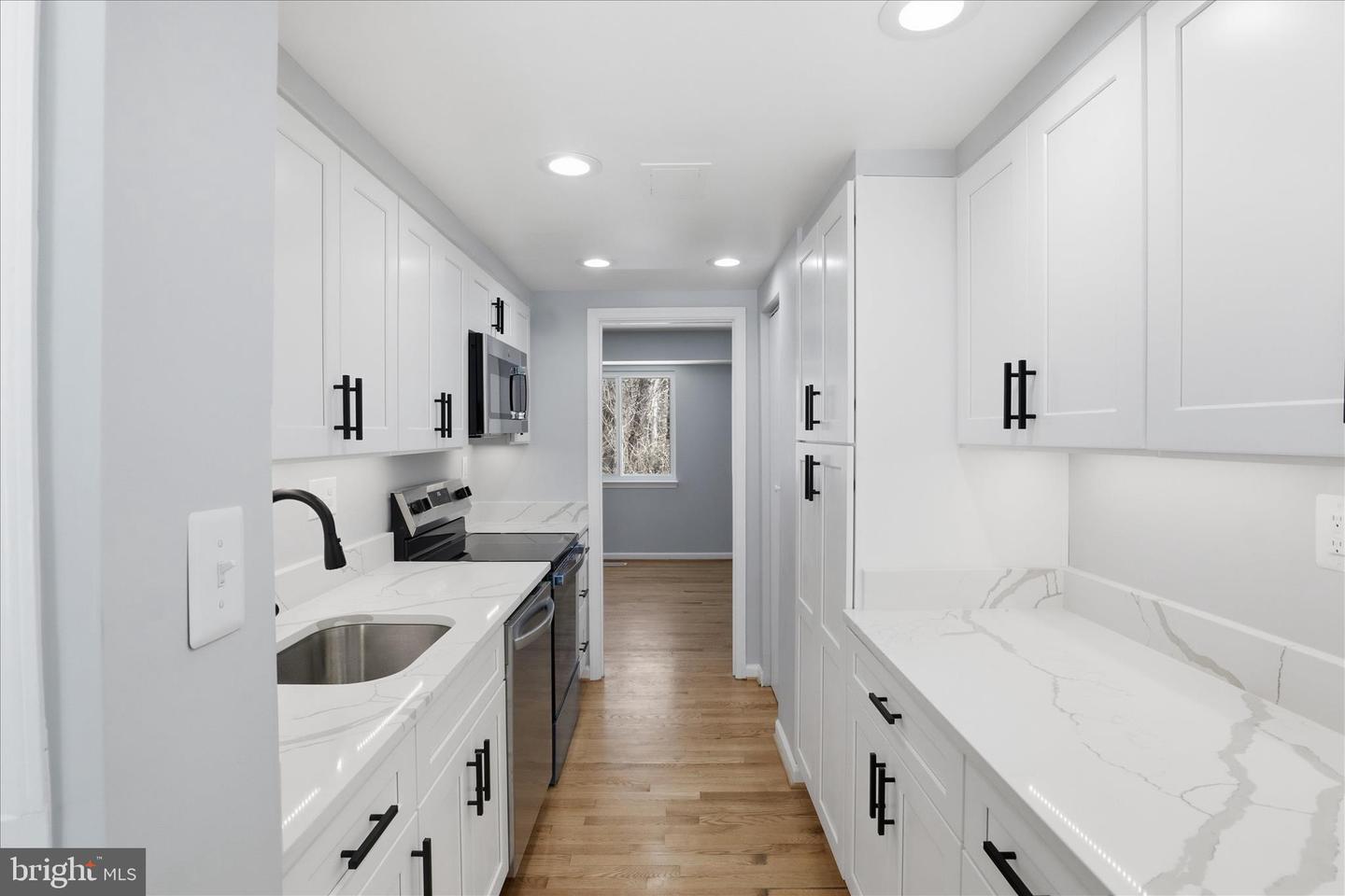 6027 BONNIE BERN CT, BURKE, Virginia 22015, 3 Bedrooms Bedrooms, ,3 BathroomsBathrooms,Residential,For sale,6027 BONNIE BERN CT,VAFX2287944 MLS # VAFX2287944