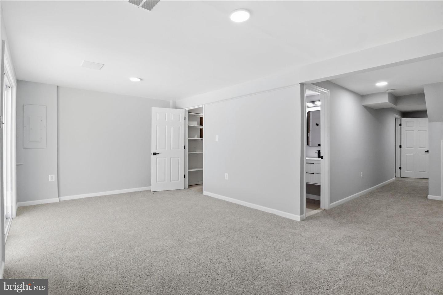 6027 BONNIE BERN CT, BURKE, Virginia 22015, 3 Bedrooms Bedrooms, ,3 BathroomsBathrooms,Residential,For sale,6027 BONNIE BERN CT,VAFX2287944 MLS # VAFX2287944