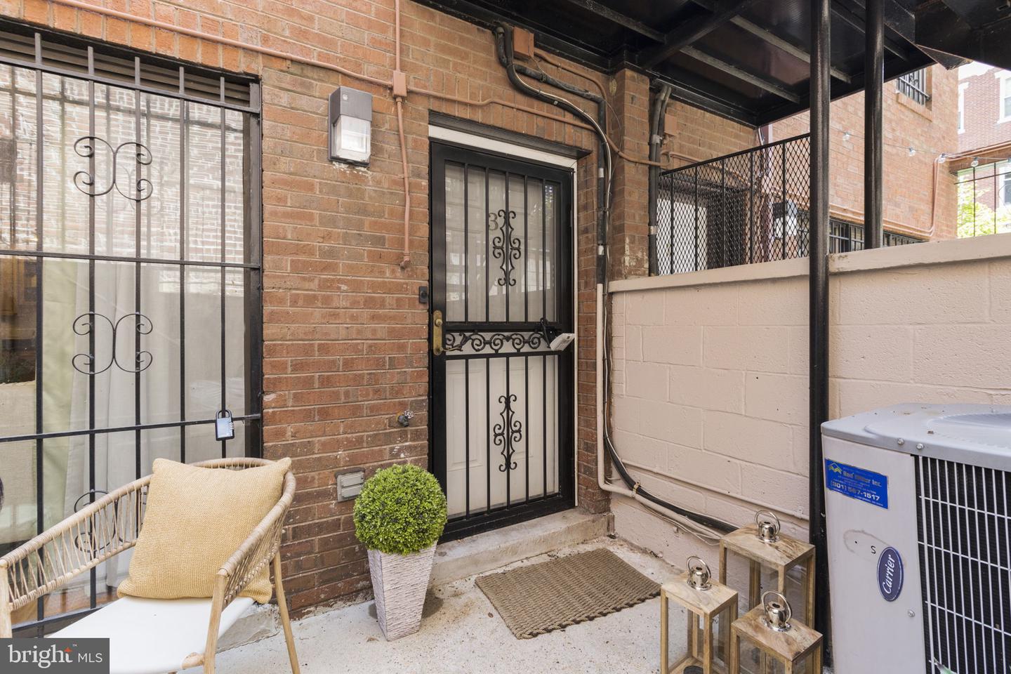 1435 CORCORAN ST NW #3, WASHINGTON, District Of Columbia 20009, 2 Bedrooms Bedrooms, ,1 BathroomBathrooms,Residential,For sale,1435 CORCORAN ST NW #3,DCDC2244884 MLS # DCDC2244884