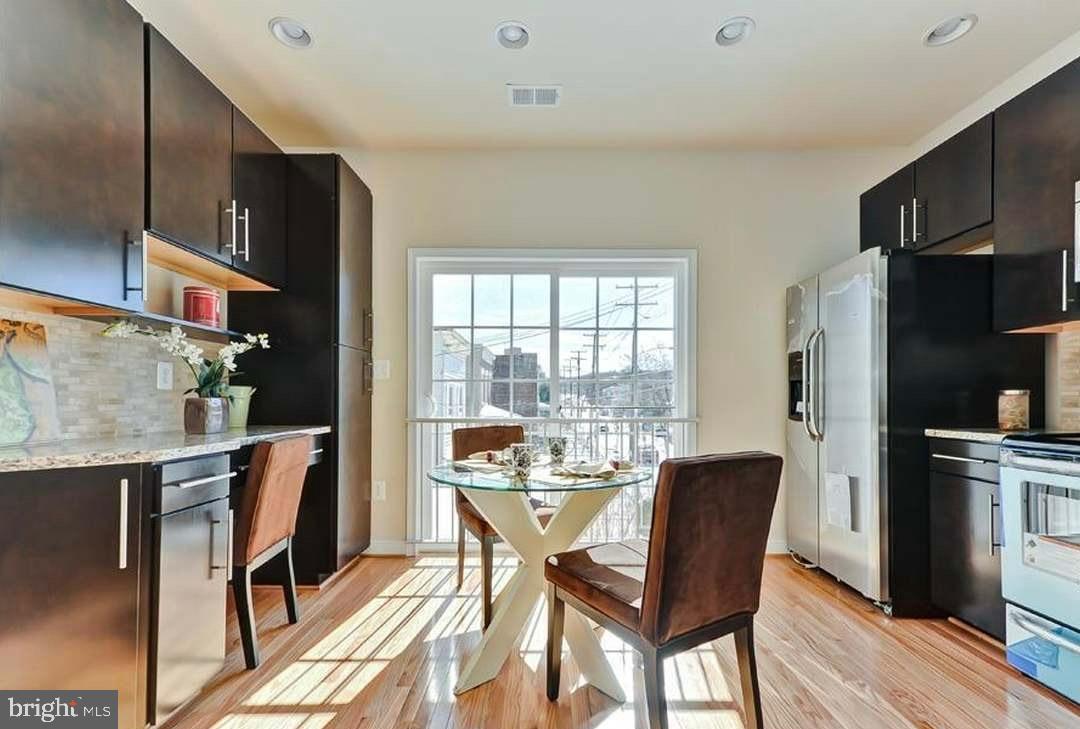 1406 22ND ST SE #F, WASHINGTON, District Of Columbia 20020, 3 Bedrooms Bedrooms, 11 Rooms Rooms,2 BathroomsBathrooms,Residential,For sale,1406 22ND ST SE #F,DCDC2244914 MLS # DCDC2244914