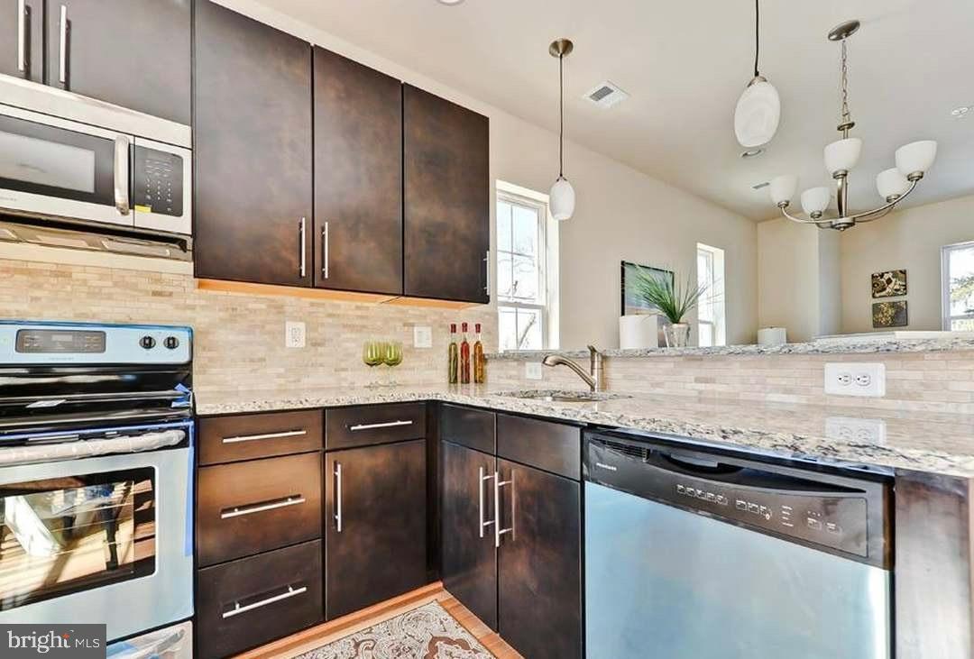 1406 22ND ST SE #F, WASHINGTON, District Of Columbia 20020, 3 Bedrooms Bedrooms, 11 Rooms Rooms,2 BathroomsBathrooms,Residential,For sale,1406 22ND ST SE #F,DCDC2244914 MLS # DCDC2244914