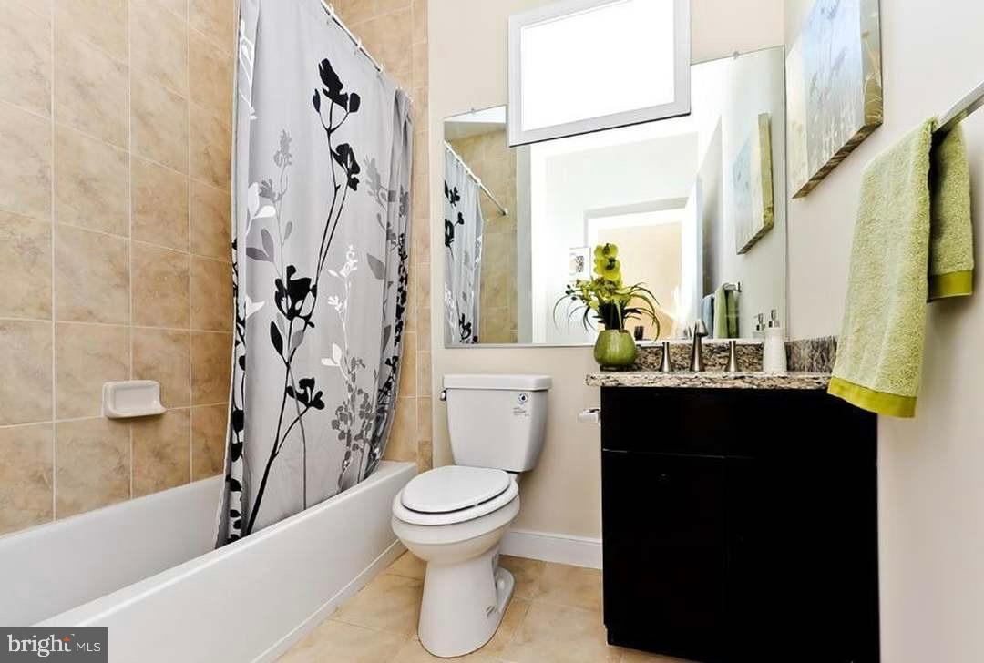 1406 22ND ST SE #F, WASHINGTON, District Of Columbia 20020, 3 Bedrooms Bedrooms, 11 Rooms Rooms,2 BathroomsBathrooms,Residential,For sale,1406 22ND ST SE #F,DCDC2244914 MLS # DCDC2244914