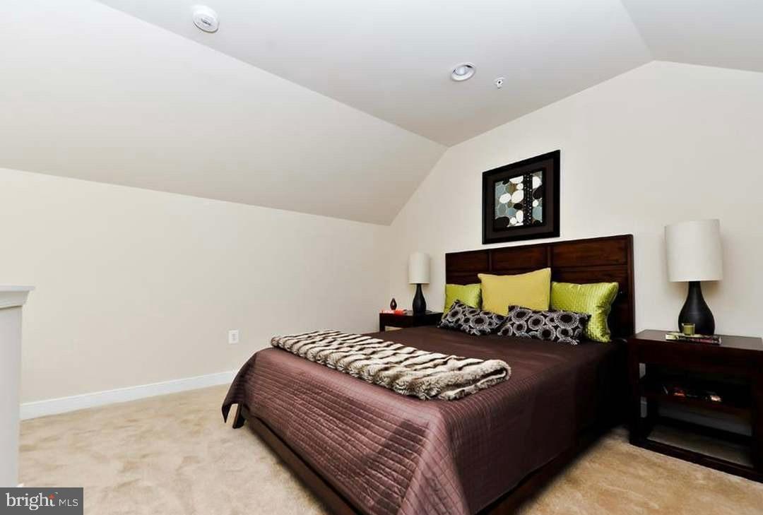 1406 22ND ST SE #F, WASHINGTON, District Of Columbia 20020, 3 Bedrooms Bedrooms, 11 Rooms Rooms,2 BathroomsBathrooms,Residential,For sale,1406 22ND ST SE #F,DCDC2244914 MLS # DCDC2244914