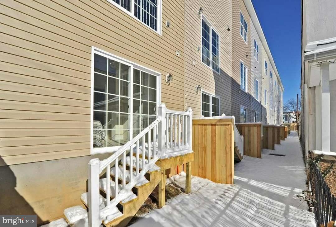 1406 22ND ST SE #F, WASHINGTON, District Of Columbia 20020, 3 Bedrooms Bedrooms, 11 Rooms Rooms,2 BathroomsBathrooms,Residential,For sale,1406 22ND ST SE #F,DCDC2244914 MLS # DCDC2244914