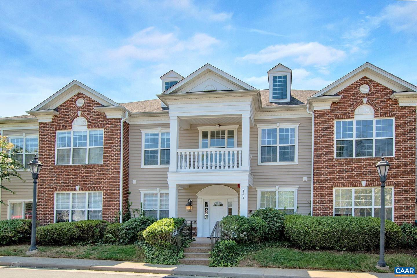 949 GLENWOOD STATION LN #202, CHARLOTTESVILLE, Virginia 22901, 3 Bedrooms Bedrooms, ,3 BathroomsBathrooms,Residential,For sale,949 GLENWOOD STATION LN #202,673078 MLS # 673078
