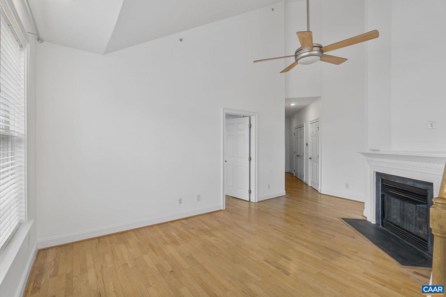 949 GLENWOOD STATION LN #202, CHARLOTTESVILLE, Virginia 22901, 3 Bedrooms Bedrooms, ,3 BathroomsBathrooms,Residential,For sale,949 GLENWOOD STATION LN #202,673078 MLS # 673078