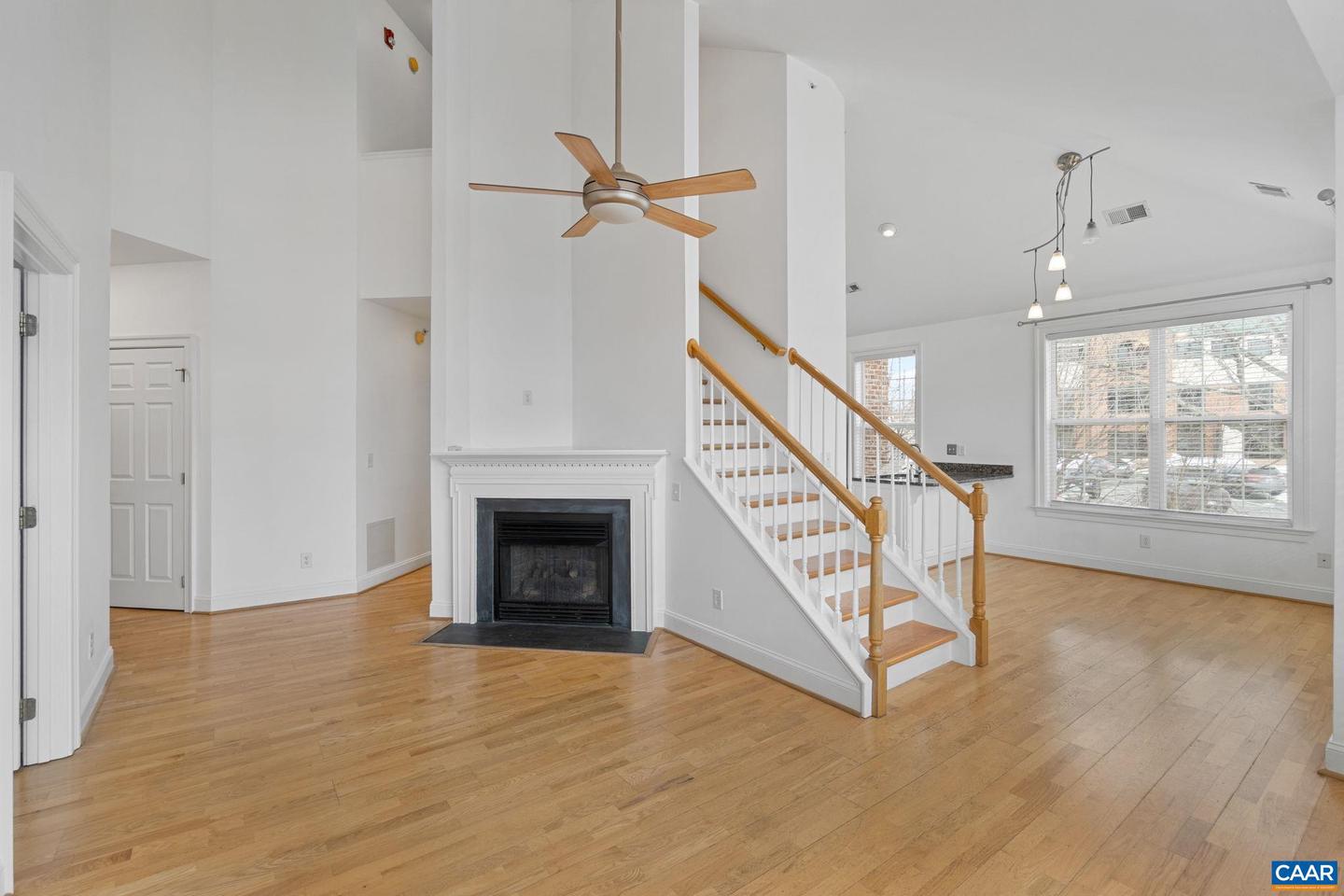 949 GLENWOOD STATION LN #202, CHARLOTTESVILLE, Virginia 22901, 3 Bedrooms Bedrooms, ,3 BathroomsBathrooms,Residential,For sale,949 GLENWOOD STATION LN #202,673078 MLS # 673078