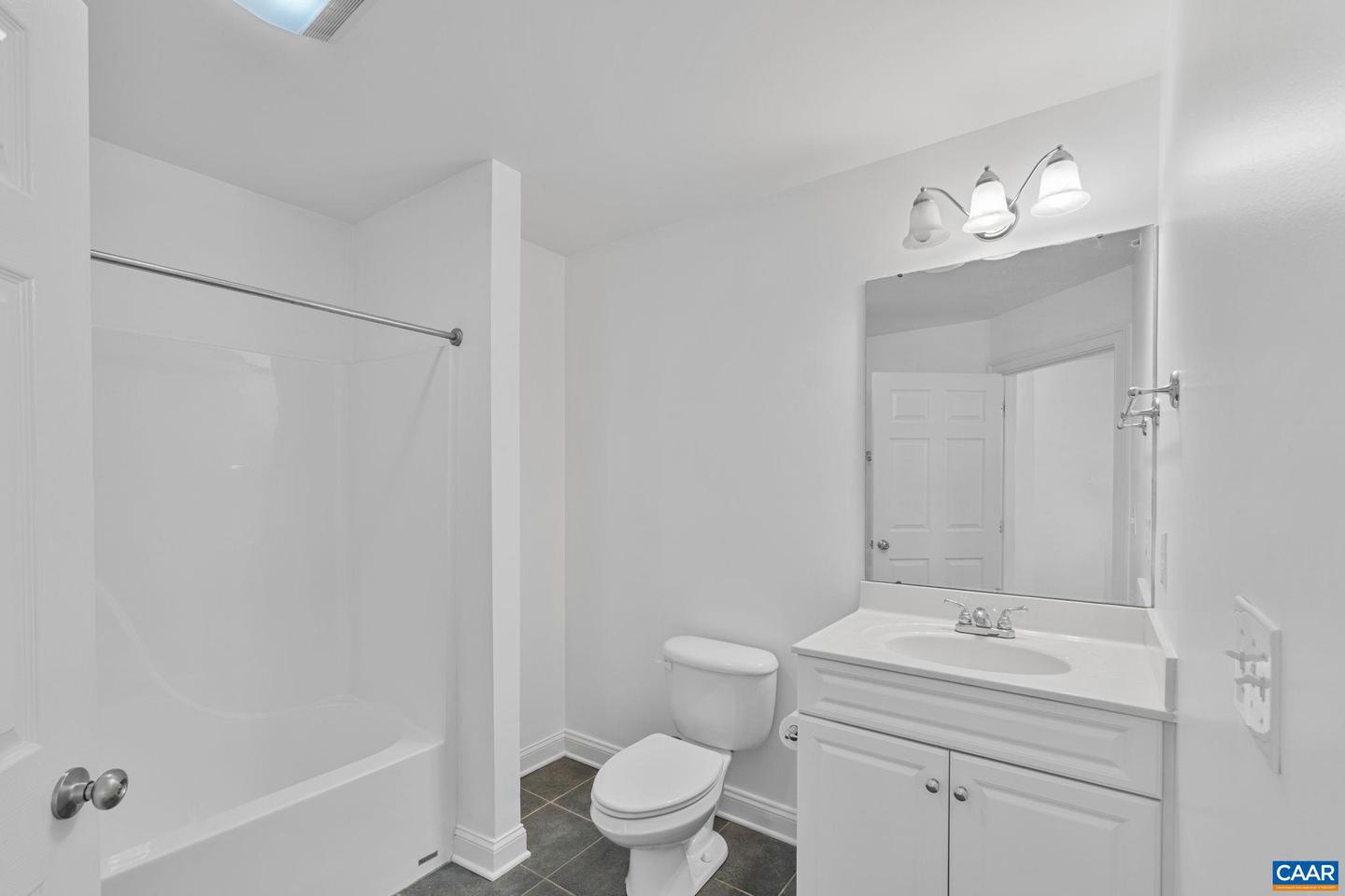 949 GLENWOOD STATION LN #202, CHARLOTTESVILLE, Virginia 22901, 3 Bedrooms Bedrooms, ,3 BathroomsBathrooms,Residential,For sale,949 GLENWOOD STATION LN #202,673078 MLS # 673078