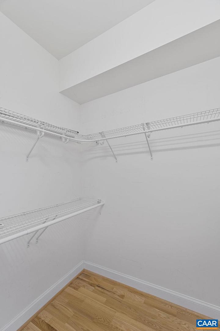 949 GLENWOOD STATION LN #202, CHARLOTTESVILLE, Virginia 22901, 3 Bedrooms Bedrooms, ,3 BathroomsBathrooms,Residential,For sale,949 GLENWOOD STATION LN #202,673078 MLS # 673078