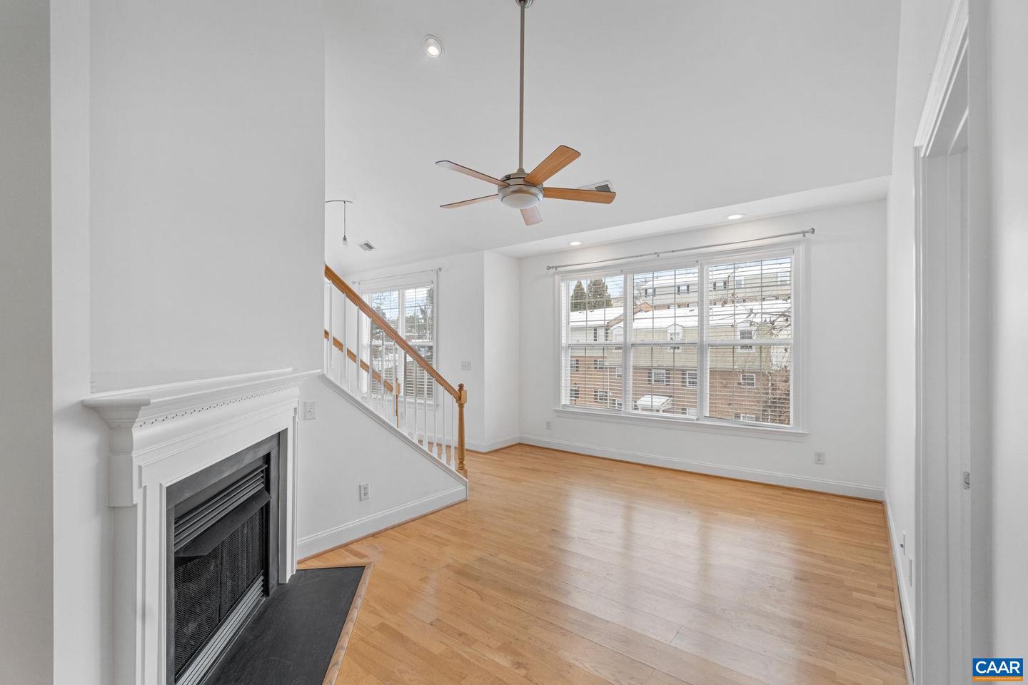 949 GLENWOOD STATION LN #202, CHARLOTTESVILLE, Virginia 22901, 3 Bedrooms Bedrooms, ,3 BathroomsBathrooms,Residential,For sale,949 GLENWOOD STATION LN #202,673078 MLS # 673078