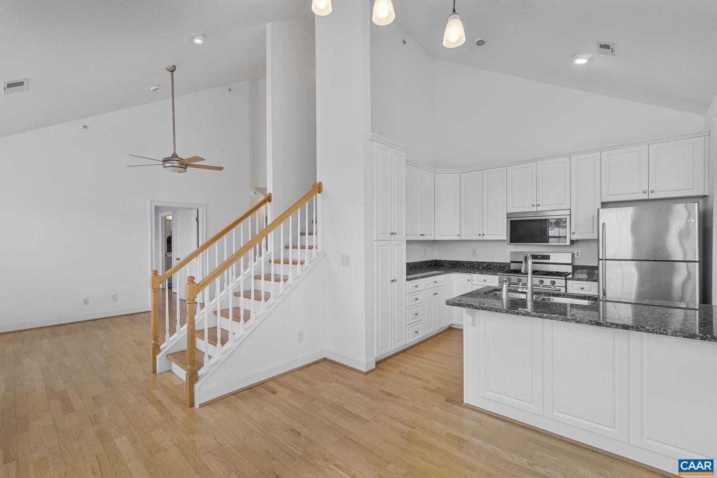 949 GLENWOOD STATION LN #202, CHARLOTTESVILLE, Virginia 22901, 3 Bedrooms Bedrooms, ,3 BathroomsBathrooms,Residential,For sale,949 GLENWOOD STATION LN #202,673078 MLS # 673078