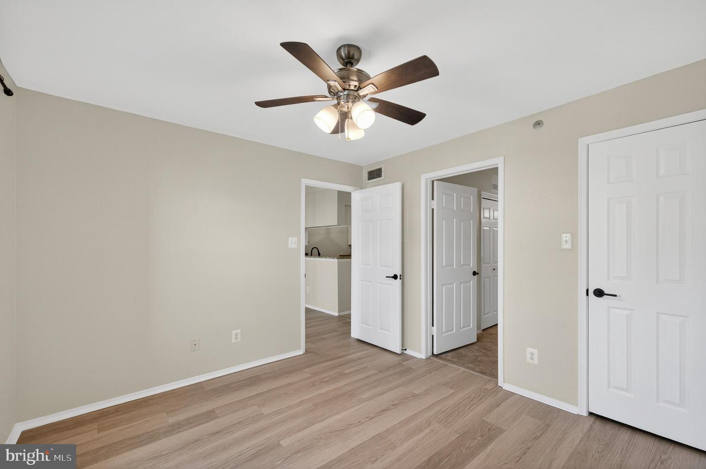 3313 WYNDHAM CIR #3210, ALEXANDRIA, Virginia 22302, 1 Bedroom Bedrooms, ,1 BathroomBathrooms,Residential,For sale,3313 WYNDHAM CIR #3210,VAAX2053904 MLS # VAAX2053904