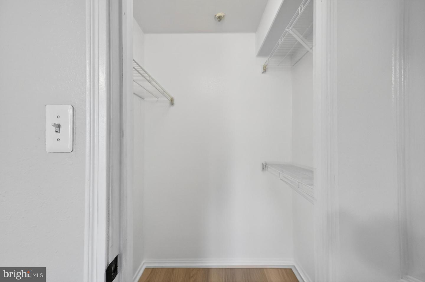 3313 WYNDHAM CIR #3210, ALEXANDRIA, Virginia 22302, 1 Bedroom Bedrooms, ,1 BathroomBathrooms,Residential,For sale,3313 WYNDHAM CIR #3210,VAAX2053904 MLS # VAAX2053904